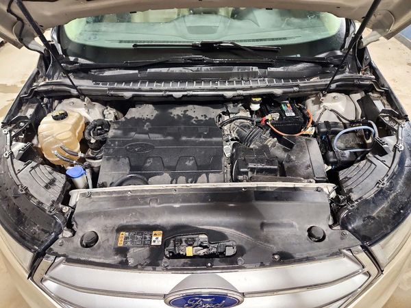 2018 FORD EDGE SEL — Engine bay
