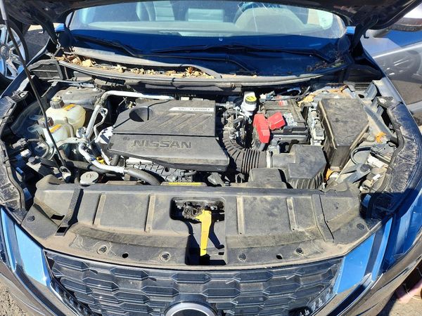 2023 NISSAN ROGUE SV — Engine bay