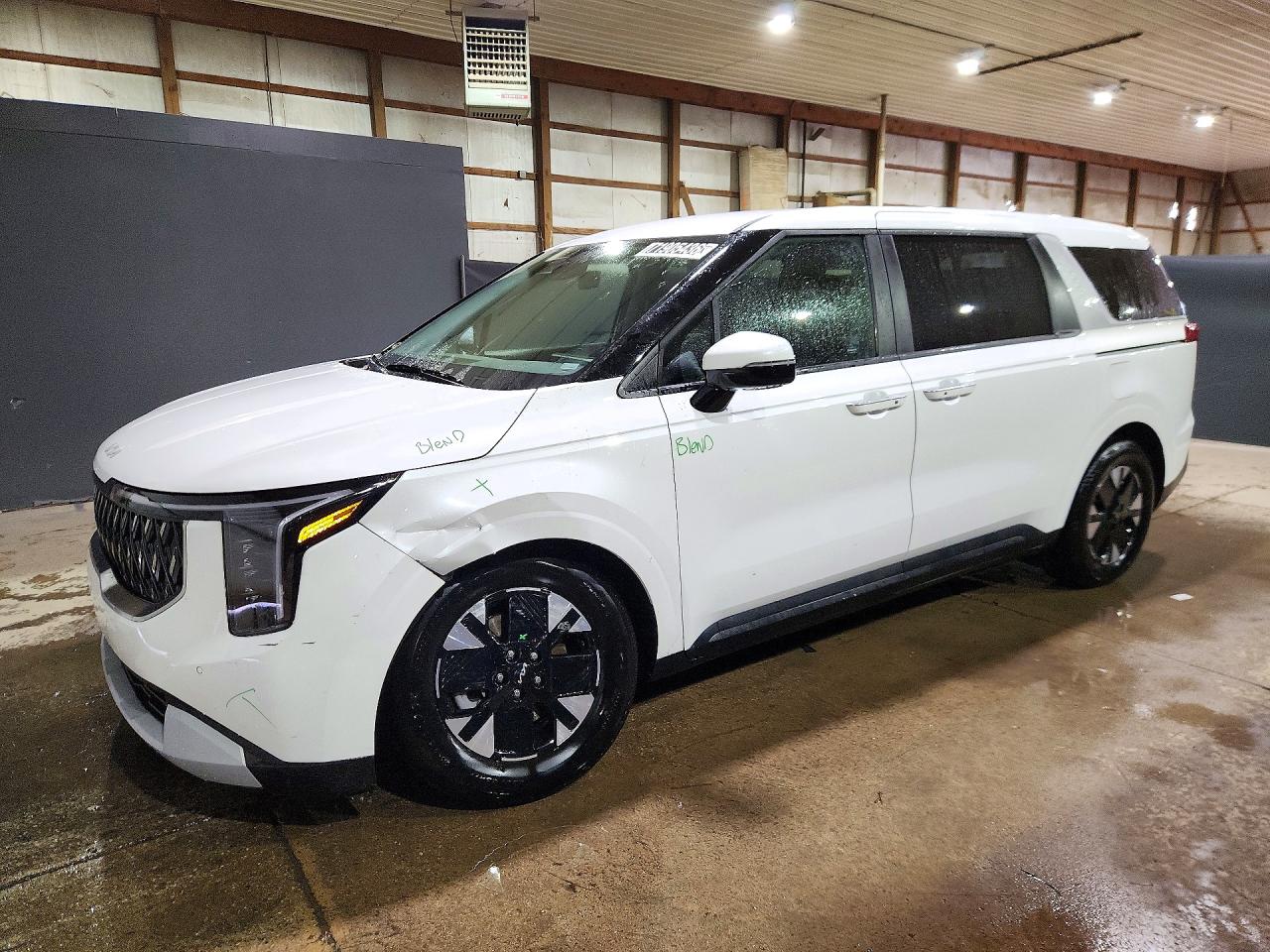 2026 KIA CARNIVAL LXS — Front 3/4