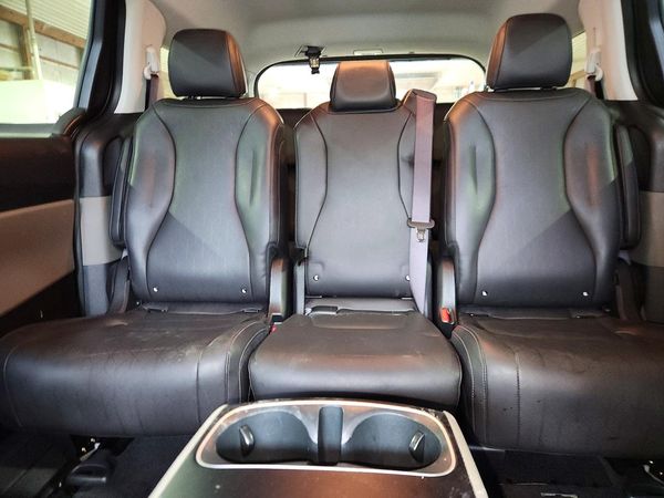 2026 KIA CARNIVAL LXS — SUVN