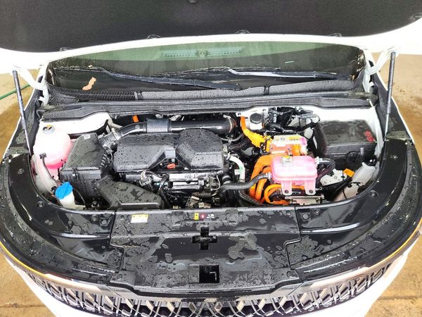 2026 KIA CARNIVAL LXS — Engine bay