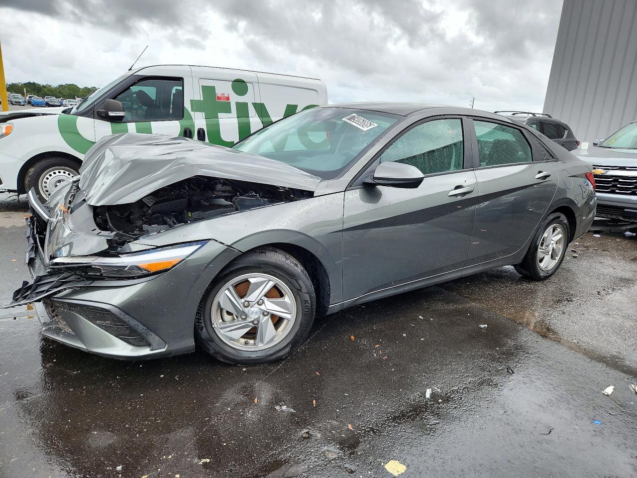 2025 HYUNDAI ELANTRA SE — Front 3/4