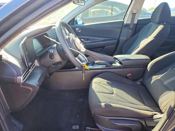 2025 HYUNDAI ELANTRA SE — DENT