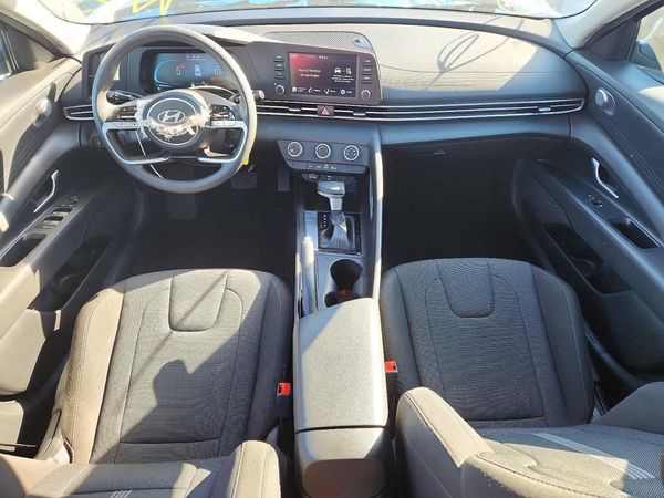 2025 HYUNDAI ELANTRA SE — CKPT