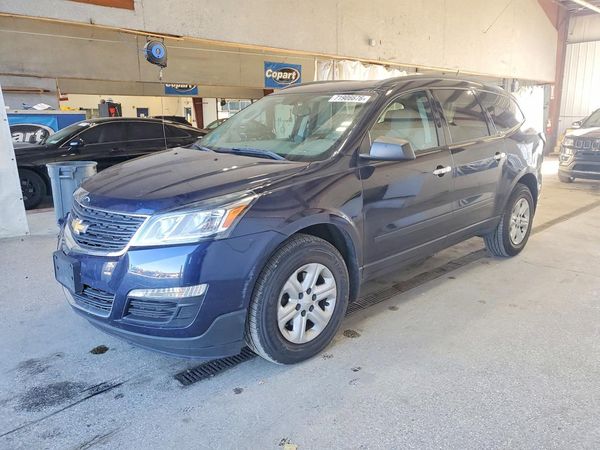 2015 CHEVROLET TRAVERSE LS — Front 3/4