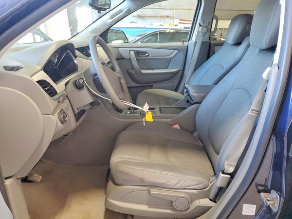 2015 CHEVROLET TRAVERSE LS — DENT
