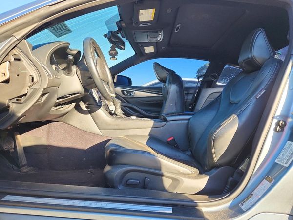 2017 INFINITI Q60 — DENT