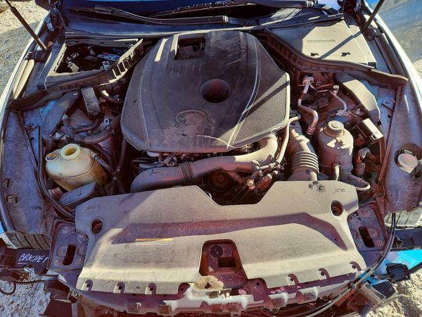 2017 INFINITI Q60 — Engine bay