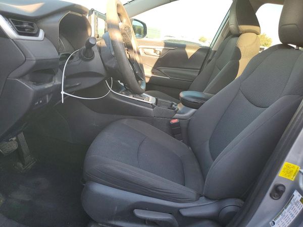 2019 TOYOTA RAV4 LE — DENT