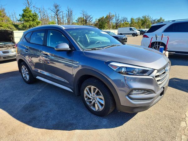 2017 HYUNDAI TUCSON — Passenger 3/4