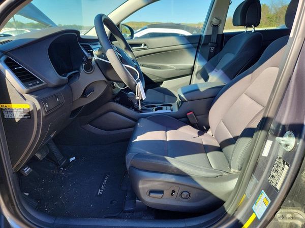 2017 HYUNDAI TUCSON — DENT