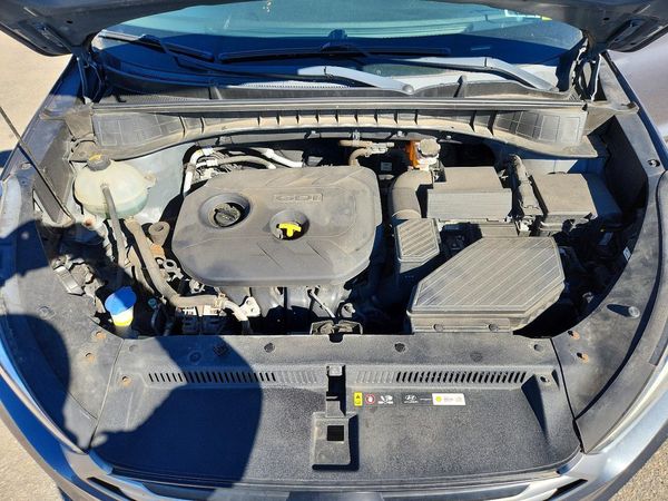 2017 HYUNDAI TUCSON — Engine bay