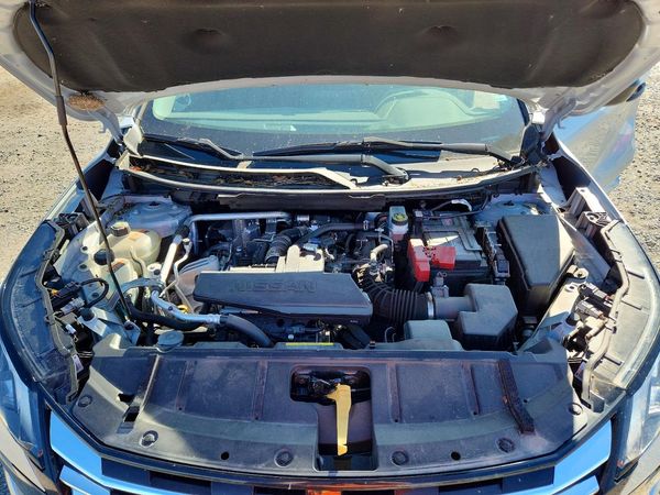 2024 NISSAN ROGUE S — Engine bay
