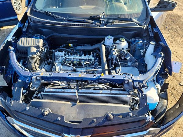 2020 CHEVROLET EQUINOX LT (2FL) — Engine bay