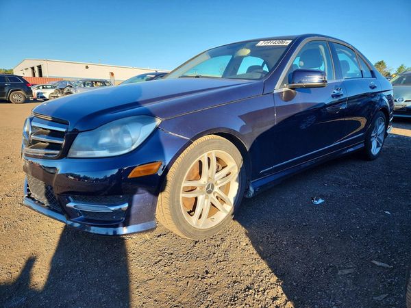 2014 MERCEDES-BENZ C-CLASS C300 4 MATIC — Front 3/4