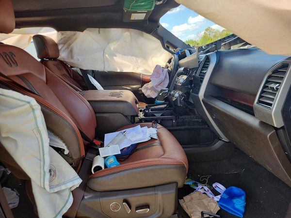 2020 FORD F150 — DENT
