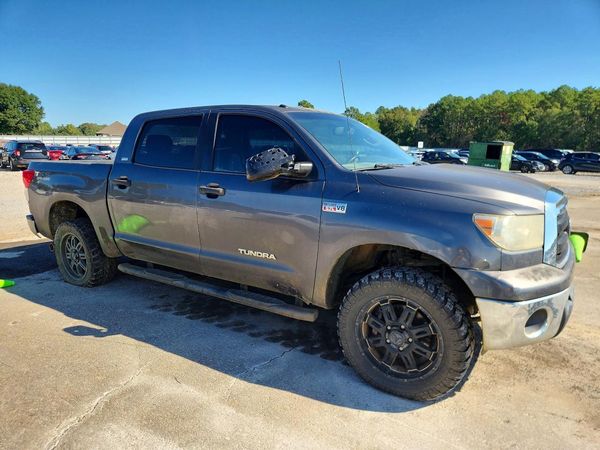 2013 TOYOTA TUNDRA SR5 — Passenger 3/4