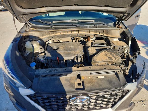 2020 HYUNDAI TUCSON — Engine bay