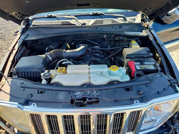 2012 JEEP LIBERTY Limited — Engine bay