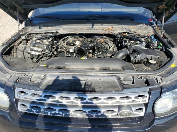 2016 LAND ROVER RANGEROVER HSE — Engine bay