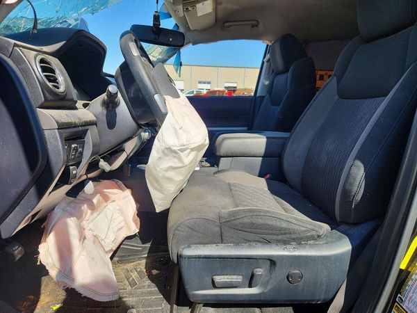 2017 TOYOTA TUNDRA SR5 — DENT