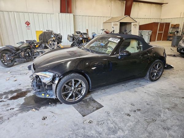 2016 MAZDA MX-5 MIATA Grand Touring/GT — Front 3/4