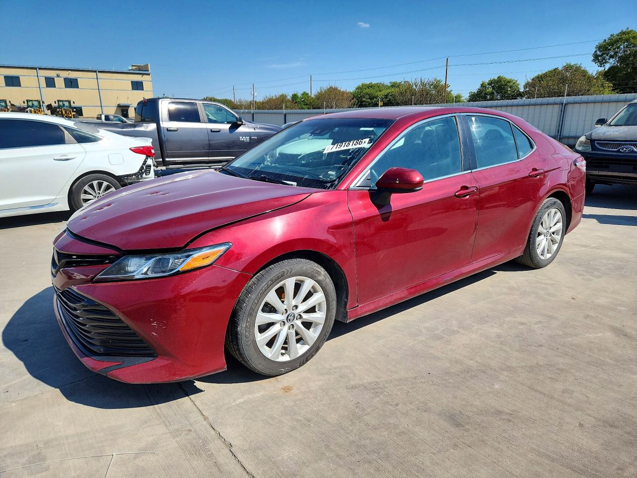 2020 TOYOTA CAMRY LE — Front 3/4