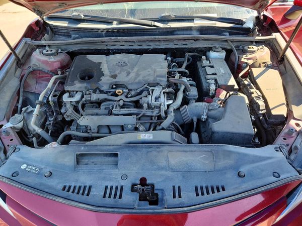 2020 TOYOTA CAMRY LE — Engine bay