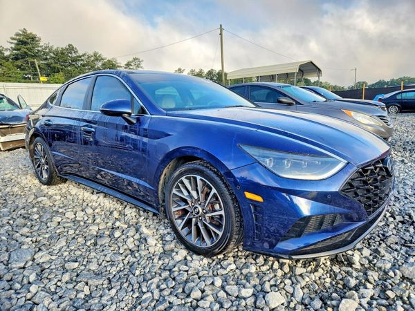 2022 HYUNDAI SONATA Limited — Passenger 3/4