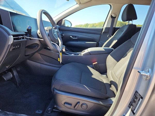 2026 HYUNDAI TUCSON SEL, SEL Plus — DENT