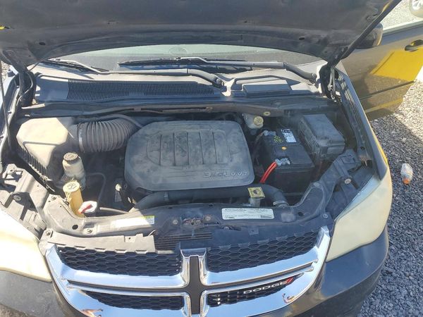 2012 DODGE GRAND CARAVAN SXT — Engine bay