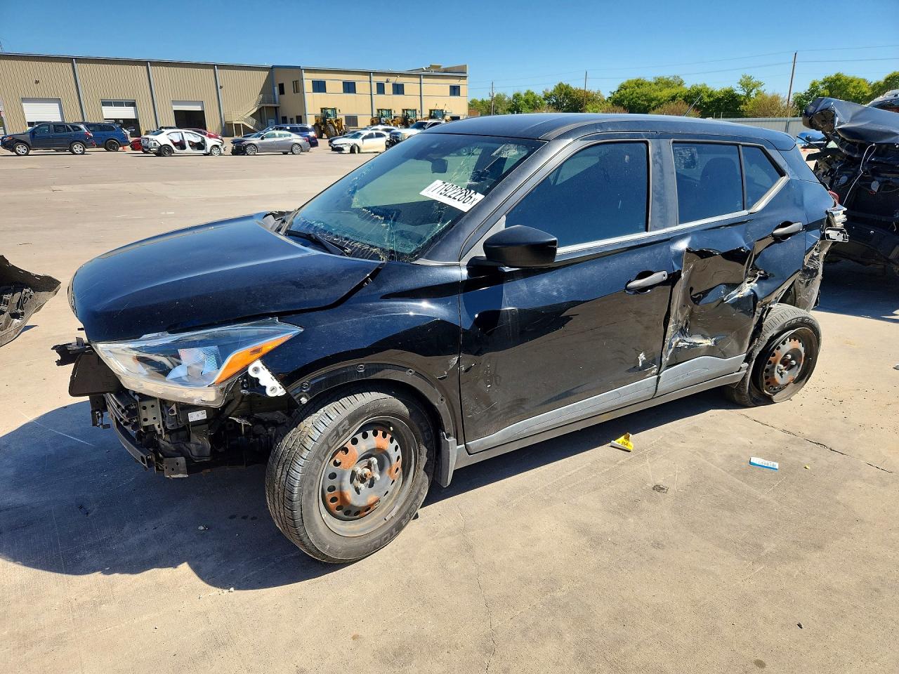 2020 NISSAN KICKS — Front 3/4