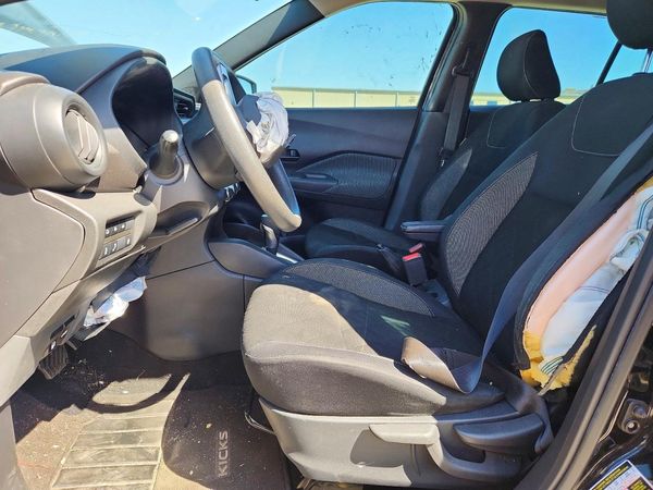 2020 NISSAN KICKS — DENT