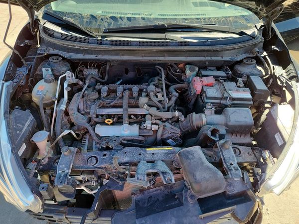 2020 NISSAN KICKS — Engine bay