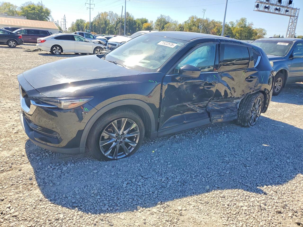 2021 MAZDA CX-5 Signature — Front 3/4