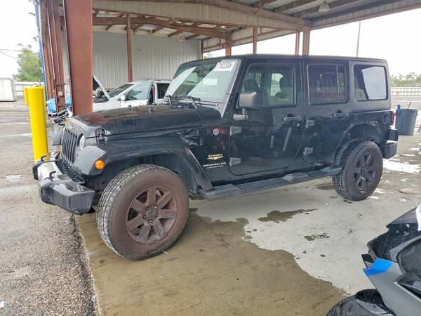 2015 JEEP WRANGLER Sahara — Front 3/4