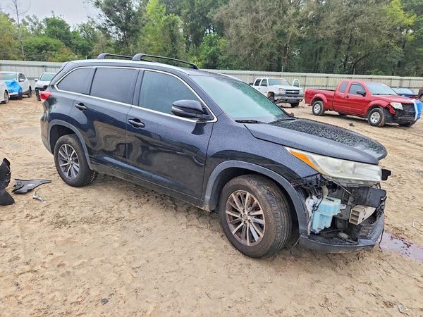 2018 TOYOTA HIGHLANDER SE/XLE — Passenger 3/4