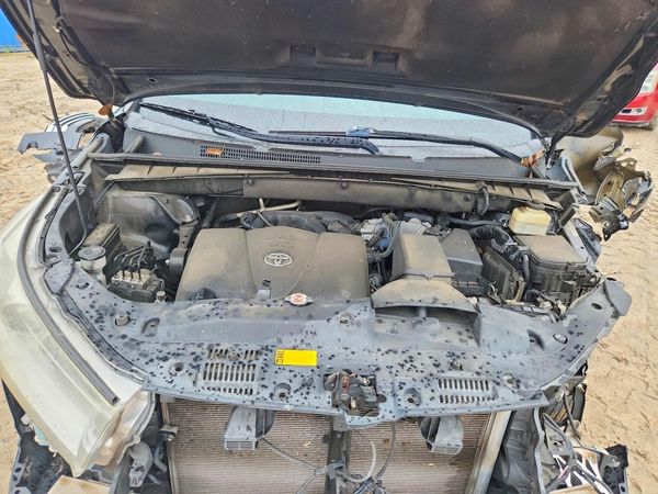 2018 TOYOTA HIGHLANDER SE/XLE — Engine bay