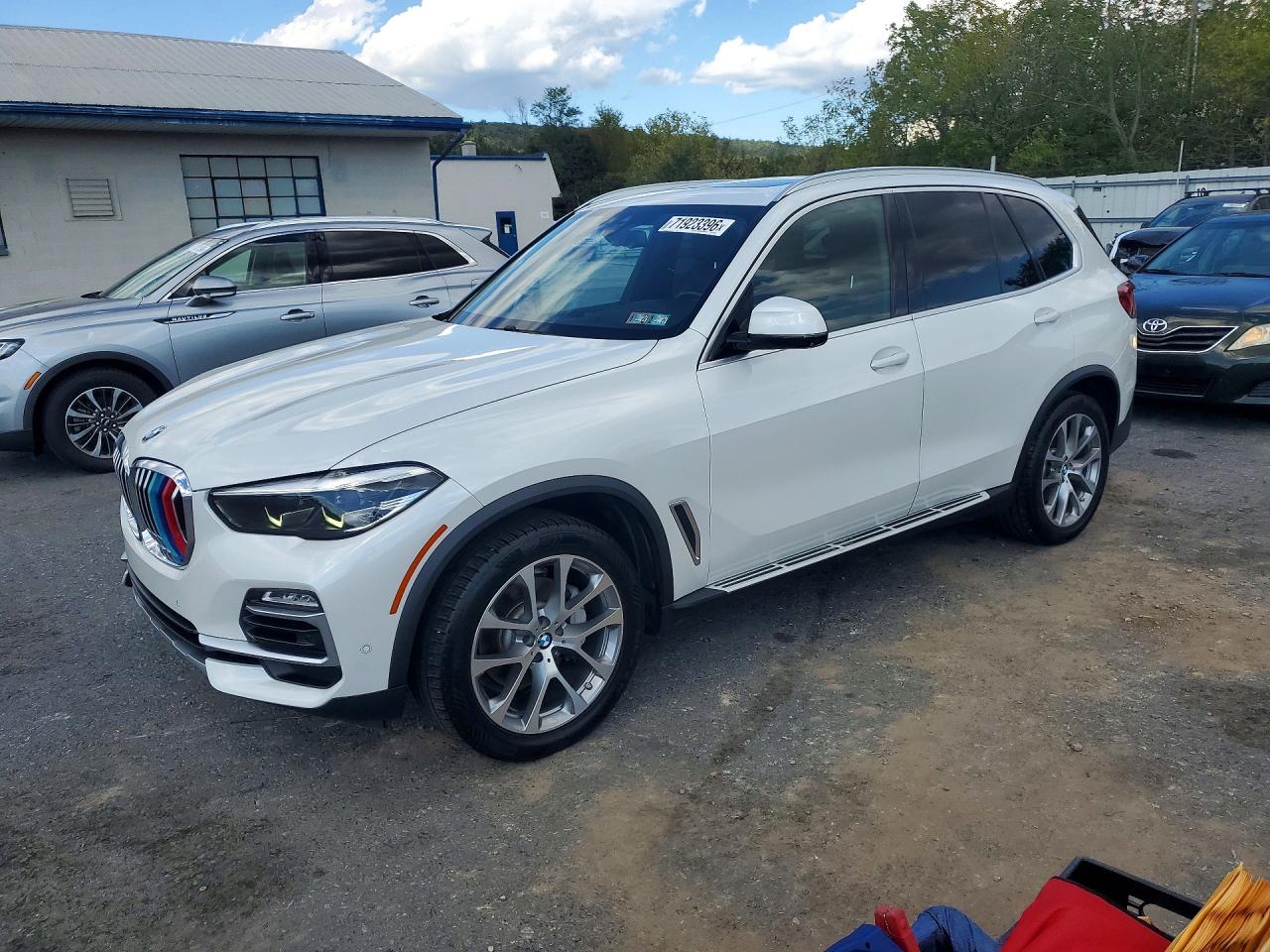2019 BMW X5 xDrive40i — Front 3/4