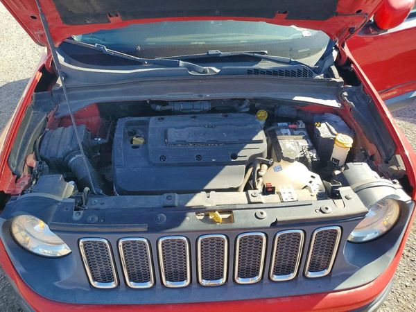 2015 JEEP RENEGADE — Engine bay