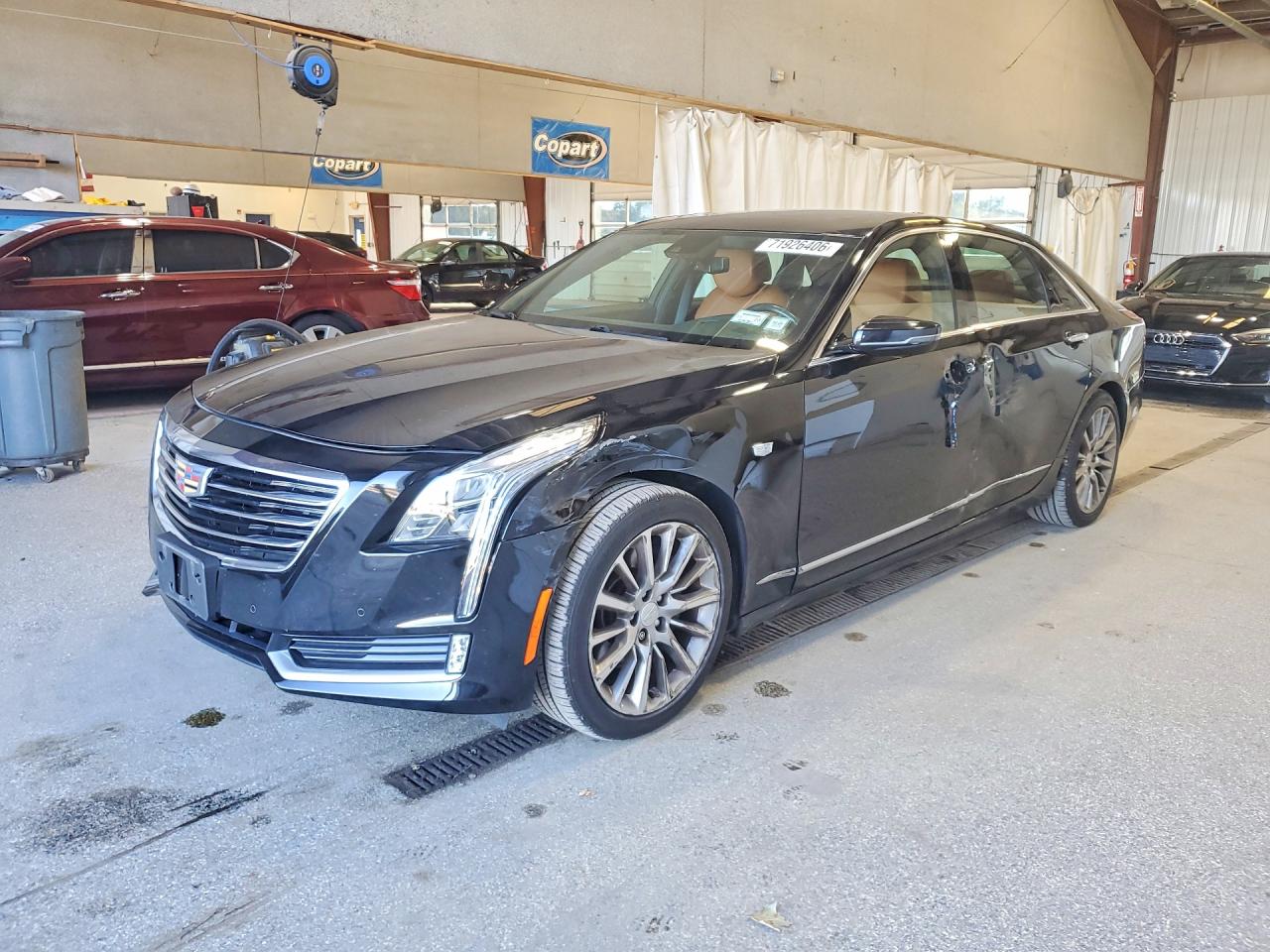 2018 CADILLAC CT6 Luxury — Front 3/4