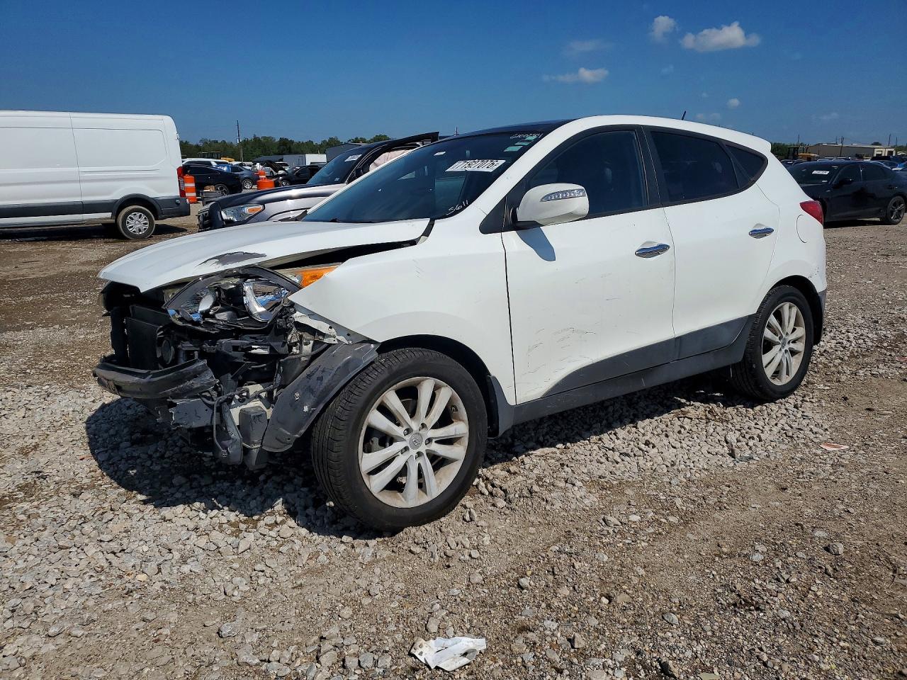 2013 HYUNDAI TUCSON — Front 3/4