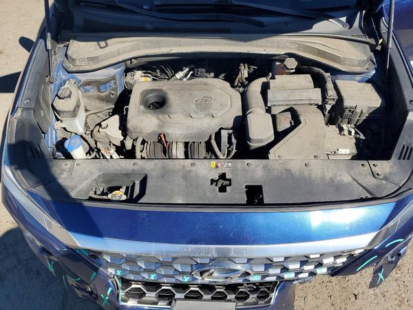 2019 HYUNDAI SANTA FE SE — Engine bay