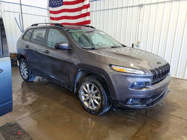 2018 JEEP CHEROKEE — Passenger 3/4