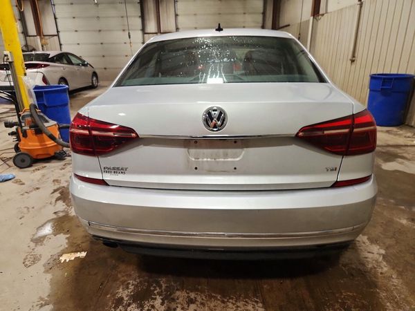 2017 VOLKSWAGEN PASSAT R-Line — DIRR