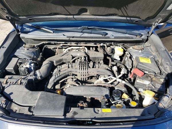 2018 SUBARU CROSSTREK Premium — Engine bay