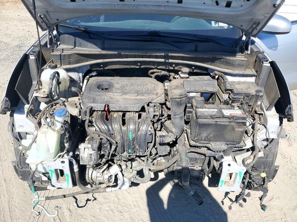 2019 KIA SPORTAGE LX — Engine bay