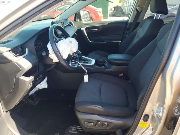 2020 TOYOTA RAV4 XLE — DENT