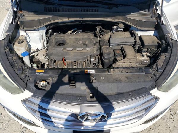 2017 HYUNDAI SANTA FE — Engine bay