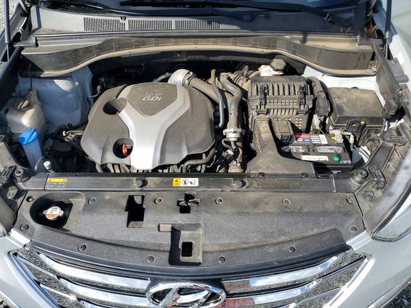 2016 HYUNDAI SANTA FE Turbo Tech — Engine bay